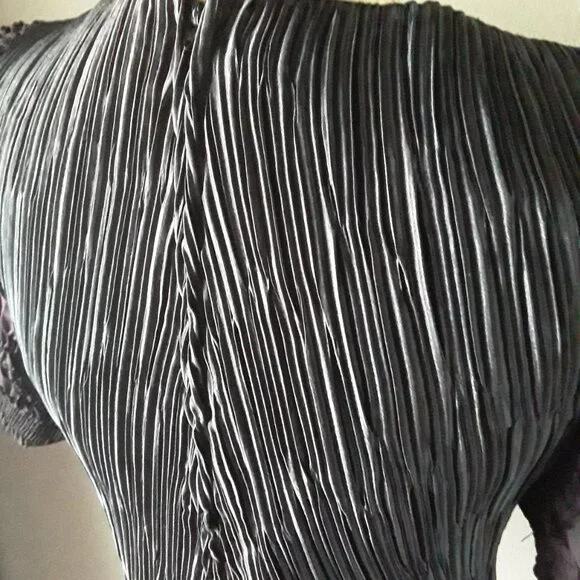 Vintage Karen Lawrence by Matthew lovely crinkle blk and purple puffy top size 8 - Picture 10 of 13